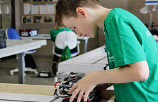 Школьники из Краснодарского края разработали робота-сортировщика мусора